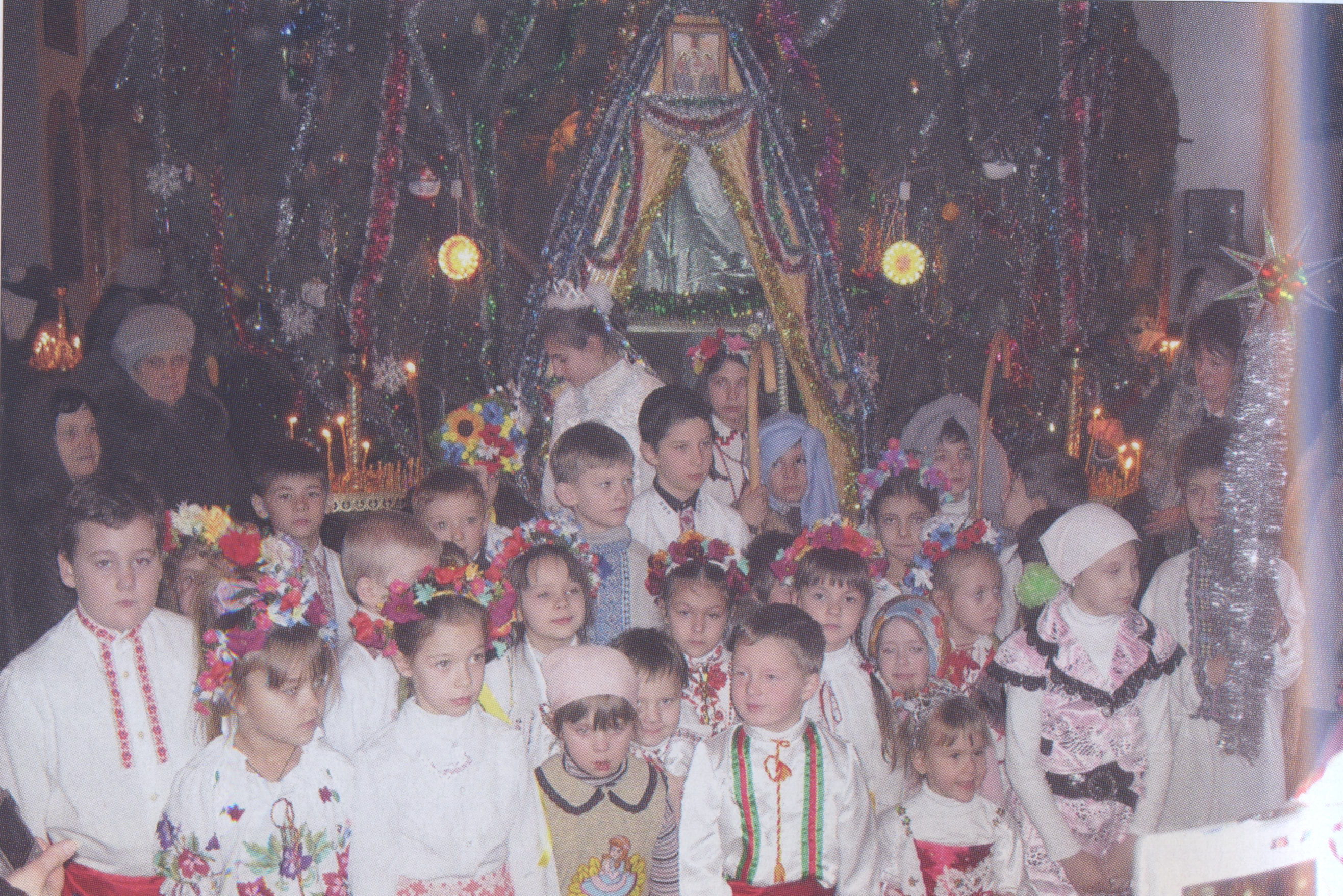 Воскресная школа у рождественской ёлки